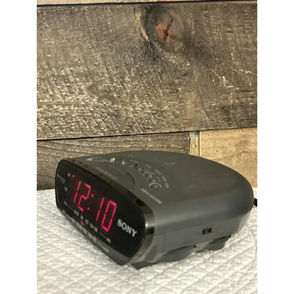 Sony Dream Machine ICF-C211 AM/ FM Radio Alarm Clock Red Digital Display Vintage